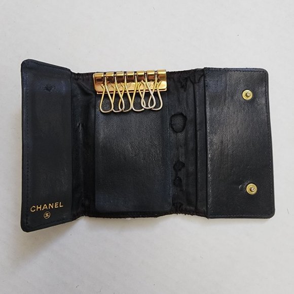 CHANEL Black Leather & Gold Key & Card Holder Travel Case - Picture 3 of 9
